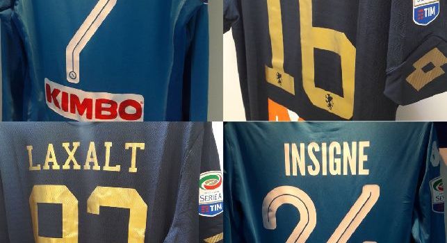 Tutto pronto negli spogliatoi del San Paolo: Napoli in maglia azzurra, blu la divisa del Genoa. Errore nella scelta dei colori? [FOTO]