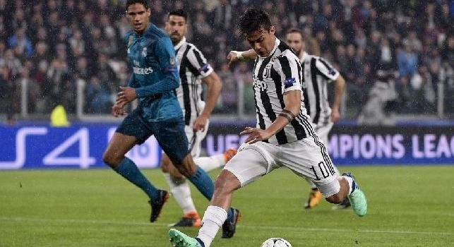Dybala con la maglia della Juventus contro il Real Madrid