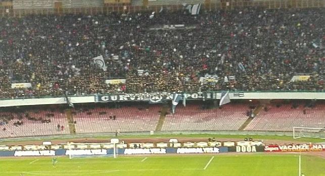 Il Napoli sotto col Chievo, dura contestazione della Curva A contro De Laurentiis: Stai vincendo solo tu
