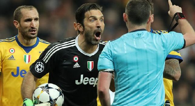 Da Milano - Clima tesissimo in casa Juventus, Buffon una furia con i compagni dopo il KO contro il Napoli!
