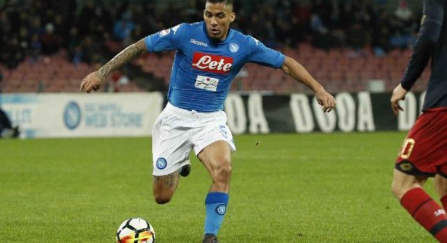 Allan Marques Loureiro, noto semplicemente come Allan, è un calciatore brasiliano, centrocampista del Napoli
