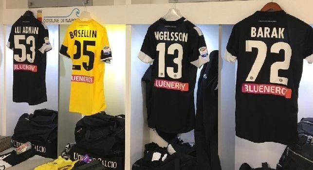 Lo spogliatoio dell'Udinese, classica divisa bianconera per la squadra di Oddo [FOTO]