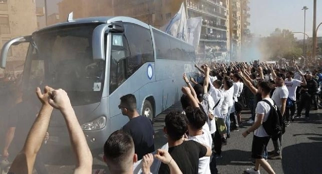 Sogno Scudetto, Napoli carica gli azzurri: migliaia di tifosi al San Paolo e Capodichino, partenza da pelle d'oca! [FOTO & VIDEO]