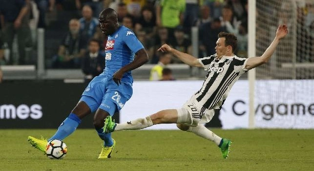 UFFICIALE - L'ex Juventus Lichtsteiner si ritira dal calcio: Ho deciso, ora basta