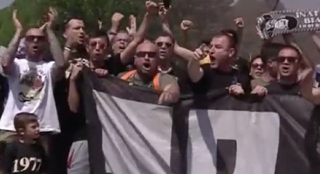 Caos Juventus, contestazione ultras a Vinovo: Tirate fuori i coglioni! [VIDEO]