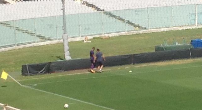 Fiorentina, Vitor Hugo abbandona il campo per un infortunio muscolare: potrebbe saltare il Napoli
