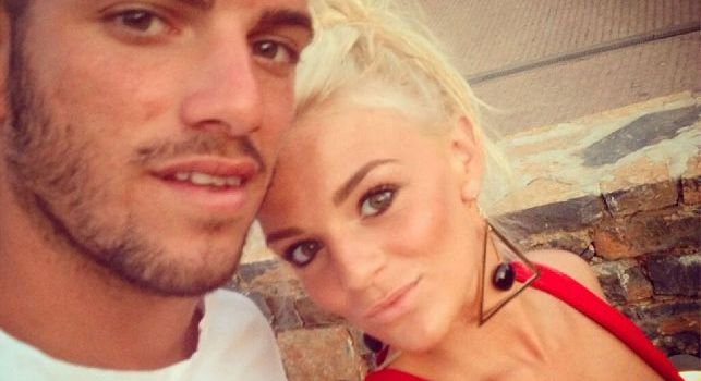 Inter, la fidanzata di Santon: Minacce di morte, stupro e malattia: ho paura di stare sola in casa! Mio padre sta morendo...