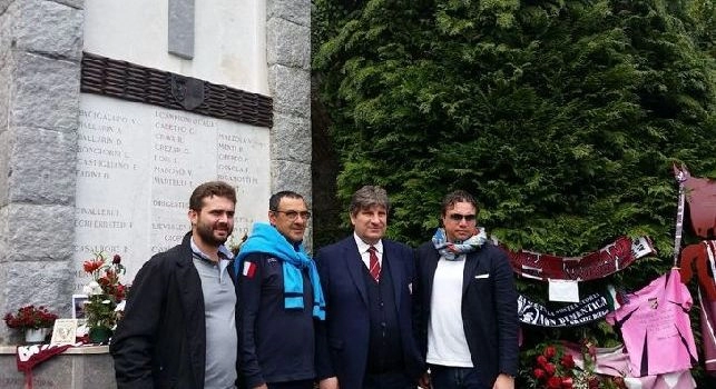 Sarri omaggia il Grande Torino a Superga