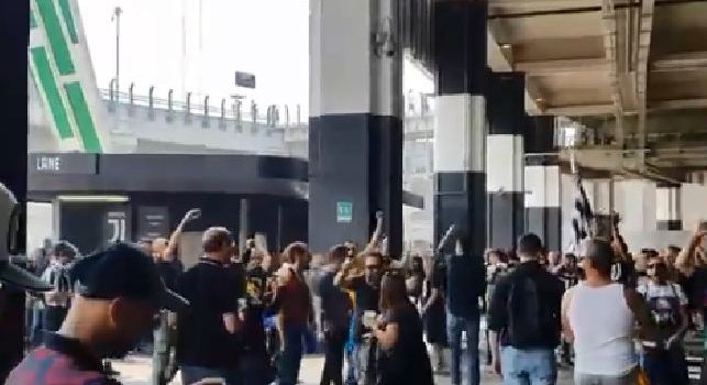 Abbiamo un sogno nel cuore, Napoli usa il sapone!: vergognoso coro dei tifosi della Juventus nella pancia dell'Allianza Stadium [VIDEO]