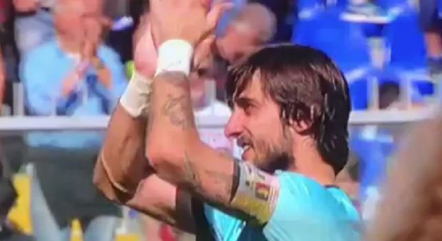 Perin saluta i tifosi del Genoa e si commuove, addio del portiere italiano: piace a Napoli e Juve [VIDEO]