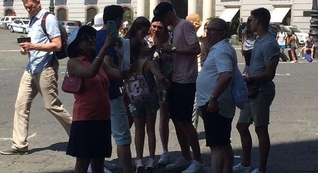 TuttoSport - il tassista racconta il tour di Fabian Ruiz: dal Maschio Angioino a Pompei passando per Piazza Plebiscito e il centro storico