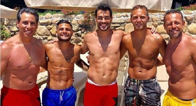 Che gruppo. Insigne in vacanza con Criscito e il tennista top-player Fognini! [FOTO]