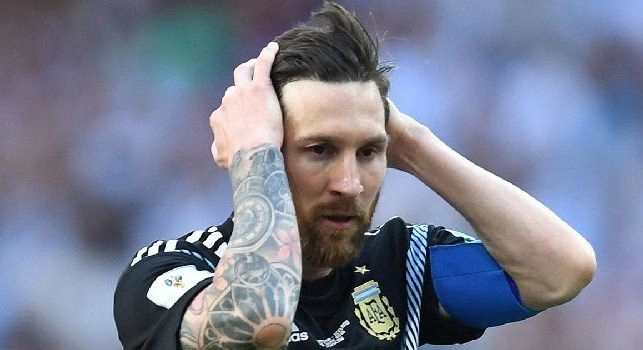 Argentina sotto choc dopo l'eliminazione: il charter dell'Albiceleste torna a casa semivuoto