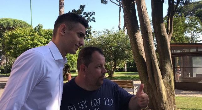 Visite mediche terminate per Alex Meret, il portiere lascia Villa Stuart sorridente [VIDEO CN24]