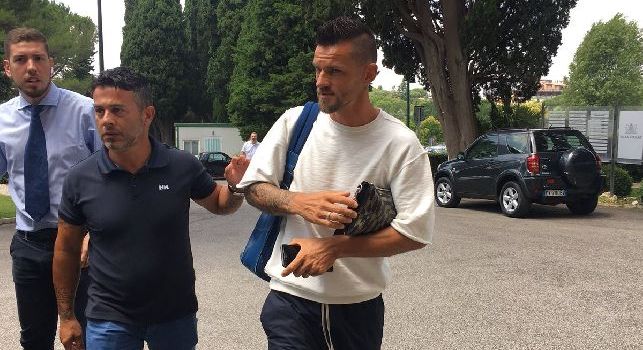 Nostalgia e commozione, i giocatori del Napoli danno l'addio a Christian Maggio [VIDEO]