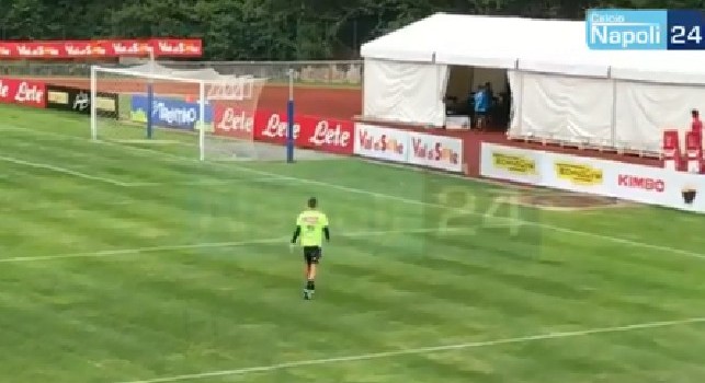 Primi passi da azzurro per Alex Meret: il neo portiere raggiunge i compagni in palestra [VIDEO CN24]