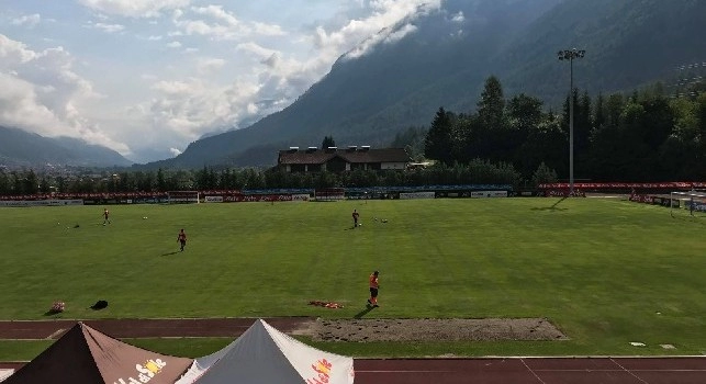Dimaro, allenamento mattutino del Napoli sul campo di Carciato