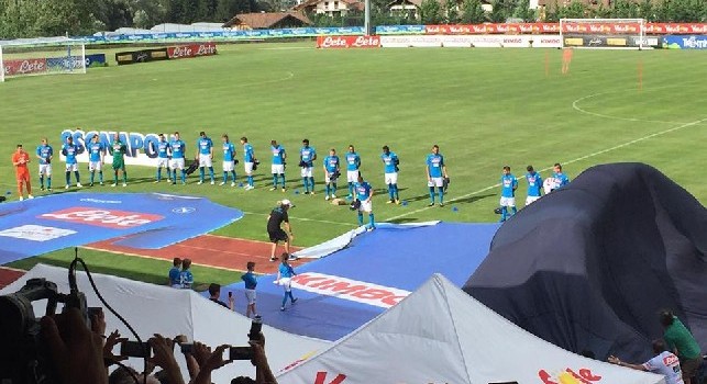 Forgione rivela: Ho visto le nuove maglie del Napoli, sarà rivoluzione! Preparatevi al ruggito del felino e un particolare effetto cristallo...