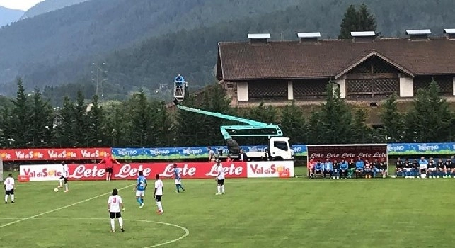Carlo Ancelotti, anche per Napoli-Gozzano collaboratore sulla gru! [FOTO CN24]