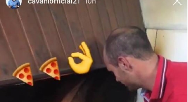 Cavani fa sognare ancora i tifosi del Napoli! Su Instagram prepara la pizza e scrive in italiano [FOTO]