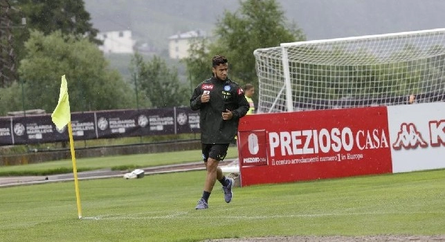 Adam Ounas a colloquio con Giuntoli e Ancelotti, foto: Ciro De Luca