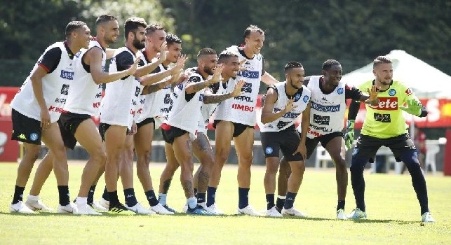 Trionfo dei bianchi in partitella, <i>manita</i> e muscoli in posa nello scatto dei vincitori! [FOTOGALLERY CN24]