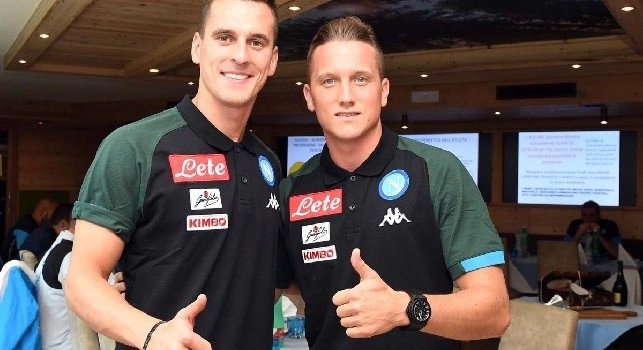 Milik e Zielinski arrivano a Dimaro, abbracci con il resto della squadra [FOTOGALLERY]
