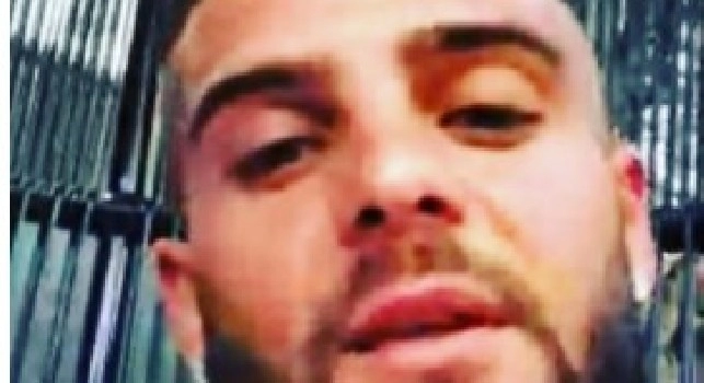 Balotelli videochiama Insigne in ritiro a Dimaro: Quando Lorenziello dice di essere più alto di te. I tifosi gli scrivono: Vieni a Napoli! [FOTO]