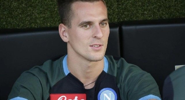Il Mattino - Milik rincuorato dai compagni dopo la rapina: Hamsik ed Insigne provano a smorzare la tensione a Castel Volturno
