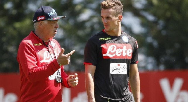 Chiariello rivela: Milik chiese ad Ancelotti rassicurazioni sul ritorno di Cavani, l'allenatore fu molto chiaro col polacco