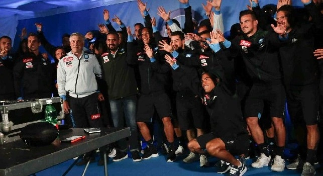 Dimaro, presentazione SSC Napoli: Insigne, Hamsik e Verdi cantano 'O surdato 'nammurato! Ancelotti: Possiamo farcela! [VIDEO INTEGRALE]