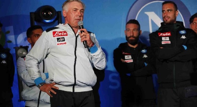 I migliori anni della nostra vita! Ancelotti show a Dimaro, il mister canta 'a cappella' Renato Zero! [VIDEO CN24]