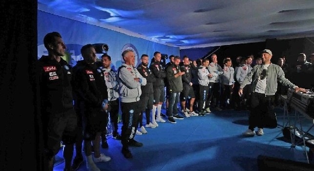 Dal Diawara ballerino all'Ancelotti cantante: le emozioni della presentazione del Napoli [FOTOGALLERY CN24]