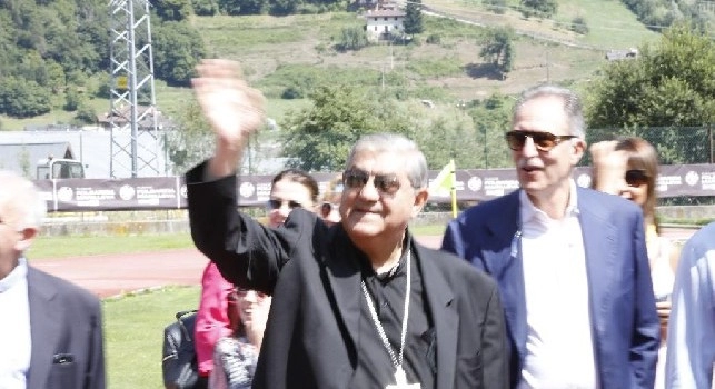 Il cardinale Crescenzio Sepe sul campo di Carciato