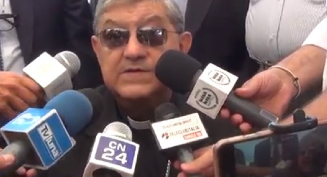 Il cardinale Sepe a CN24: Dite ad James di venire. Ho sentito qualcosa su Pépé, speriamo abbassino il prezzo. Sarri? Non fatemi parlare...