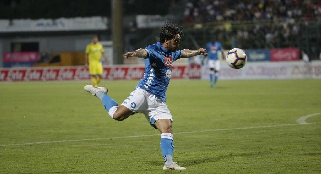 Calcio champagne al Briamasco: Verdi sigla un eurogol e porta il Napoli in vantaggio [FOTO]