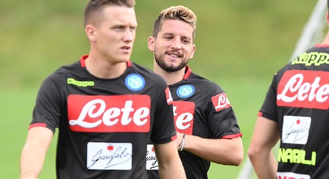 Piotr e Dries insieme: cyclette e corsa per i due calciatori durante l'allenamento della squadra [FOTO]