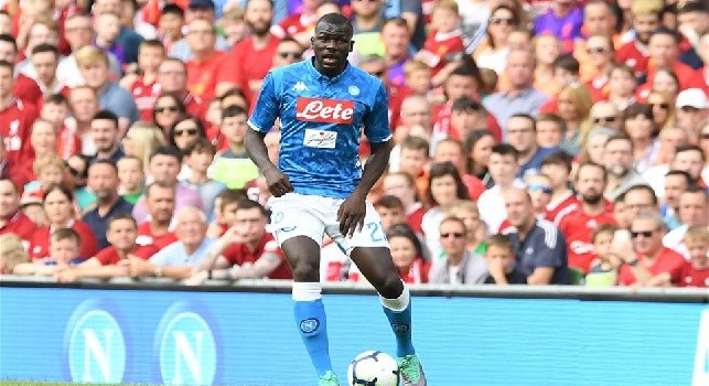 Kalidou Koulibaly in azione con la maglia del Napoli