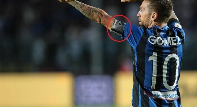 Atalanta, anche il Papu Gomez non mette la fascia da capitano standard: Ne serve una più piccola! [FOTO]