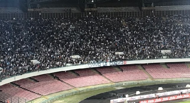 Napoli-Atalanta, la Curva B intona contro De Laurentiis: Noi vogliamo vincere