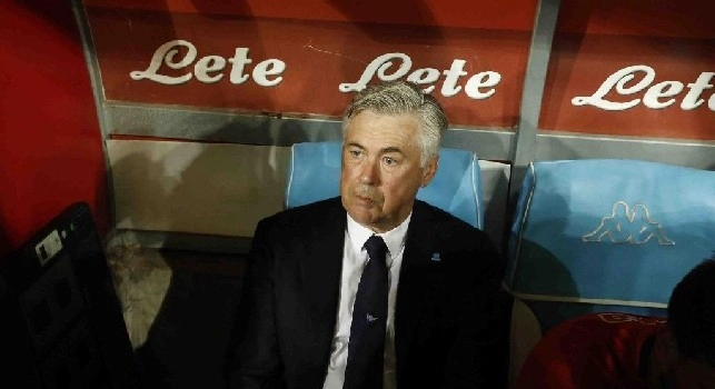 Carlo Ancelotti sulla panchina del Napoli