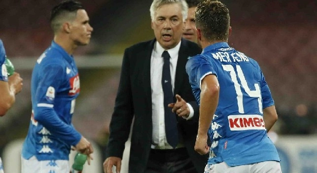 Carlo Ancelotti con Dries Mertens