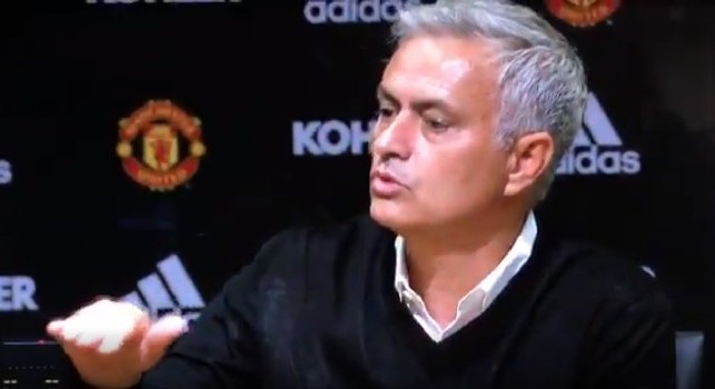 Man United, furia Mourinho in conferenza: Rispetto! Ho vinto più Premier io che gli altri 19 allenatori insieme [VIDEO]
