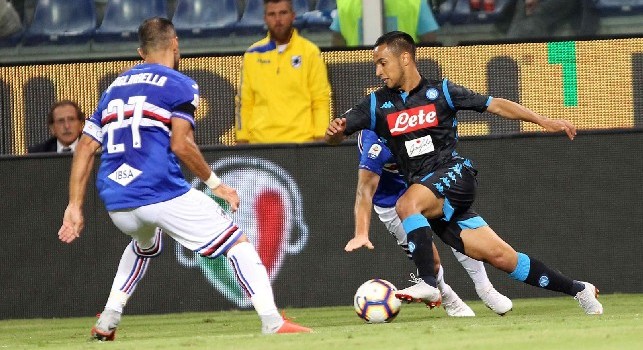 Sampdoria-Napoli, tocco di mano netto di Tonelli al 52' su tiro di Ounas: il VAR non interviene! [VIDEO]