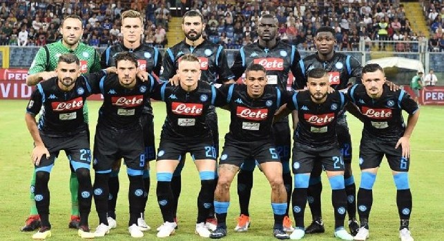 Gazzetta: Il Napoli non sa cosa fare: cinque scelte fanno discutere. Ancelotti non ha fenomeni, ma deve sforzarsi a trovare un gioco