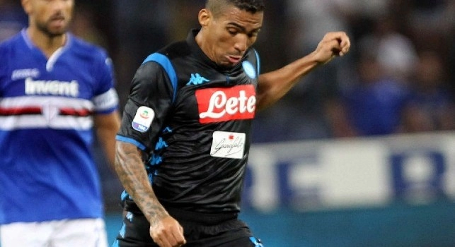 Allan con la maglia del Napoli