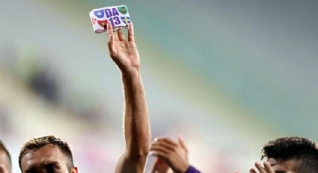 Fiorentina, la Lega Calcio accoglie la richiesta viola: continuerà ad usare la fascia da capitano di Astori