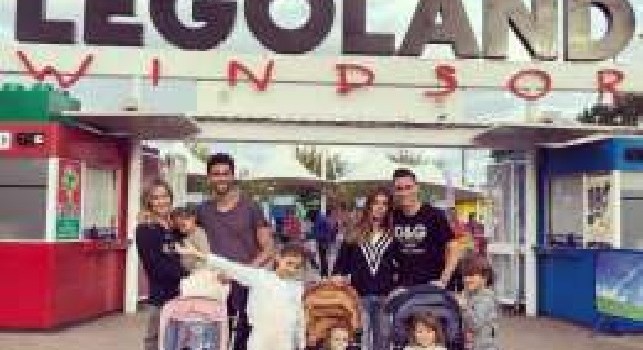 Callejon si gode i giorni di riposo con la famiglia e l'ex compagno di squadra Arbeloa, visita a Legoland [FOTO]