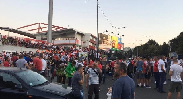 Stella Rossa-Napoli, già tantissimi tifosi all'esterno del Marakana! [FOTO CN24]