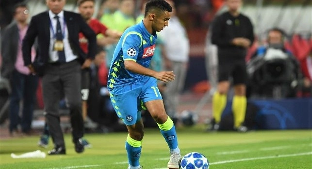 Ounas con la maglia del Napoli